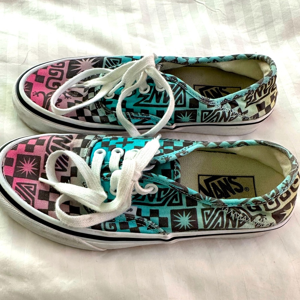 Vans shoes women’s size 7 or Men’s 5.5